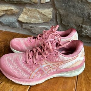 ASICS Gel Nimbus 23 SIZE 8